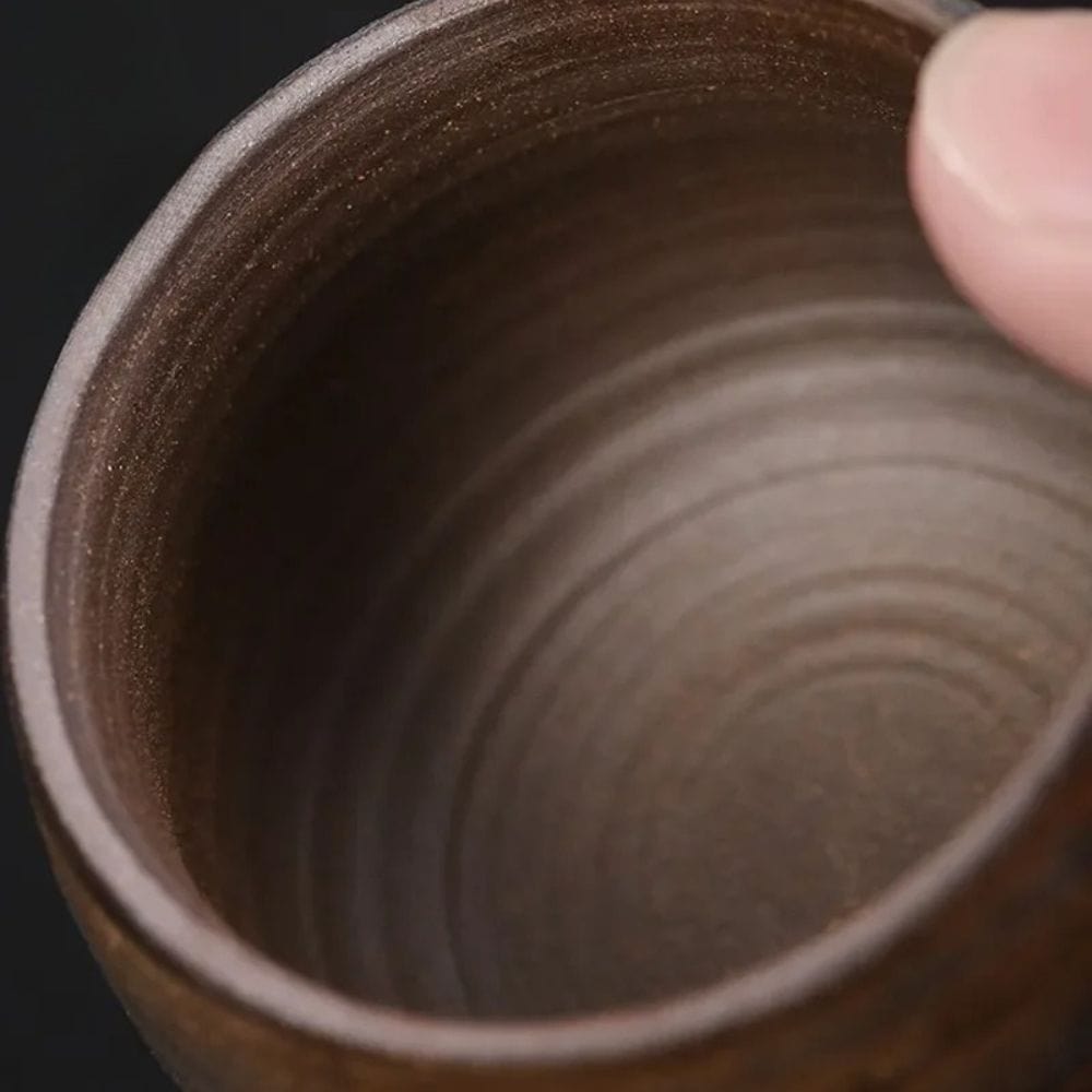 Tasse à thé japonaise en céramique style artisanal pigmenté