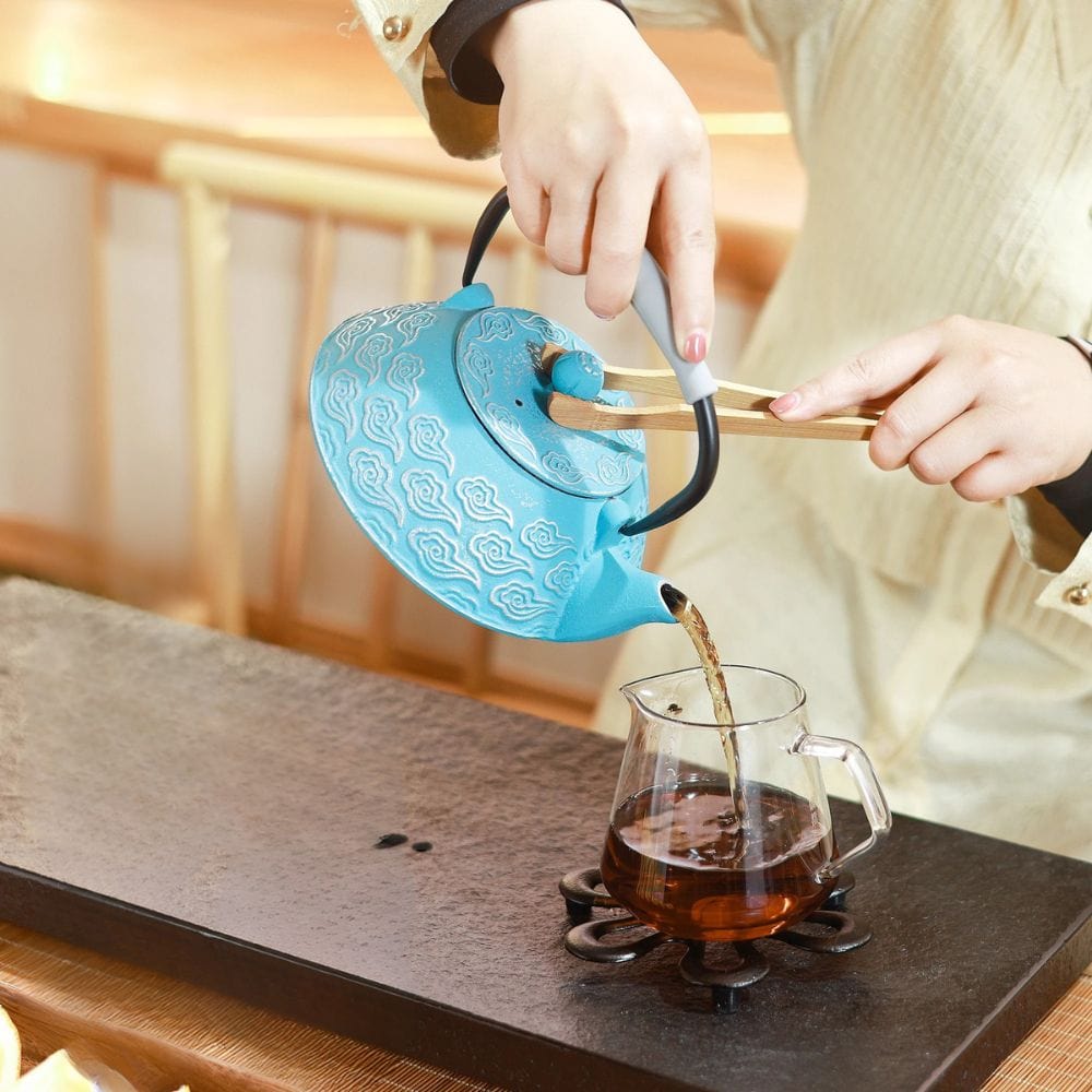 Théière en fonte japonaise émaillée motif nuage 800 ml