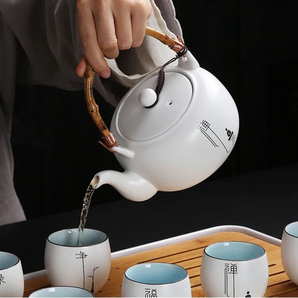 Théière en porcelaine blanche 680 ml avec filtre intégré