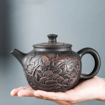 Théière en argile violette gravure lotus faite main