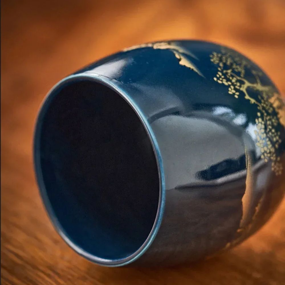 Tasse à thé japonaise noire en céramique