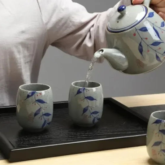 Théière en porcelaine émaillée vintage peinte à la main