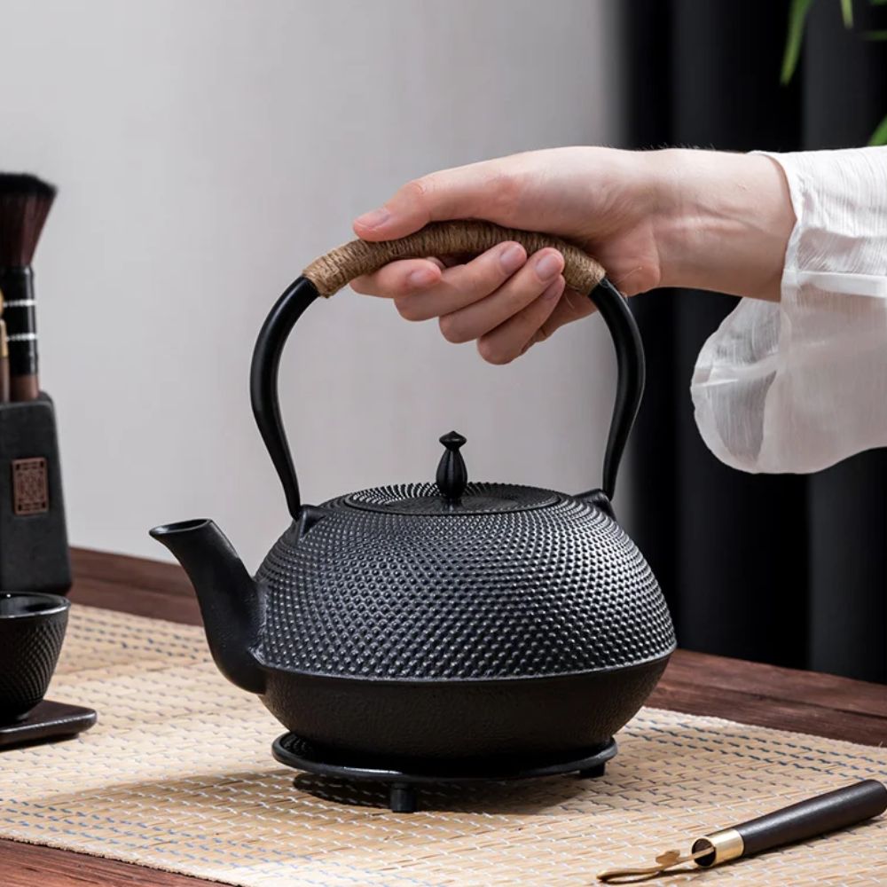 Théière en fonte traditionnelle