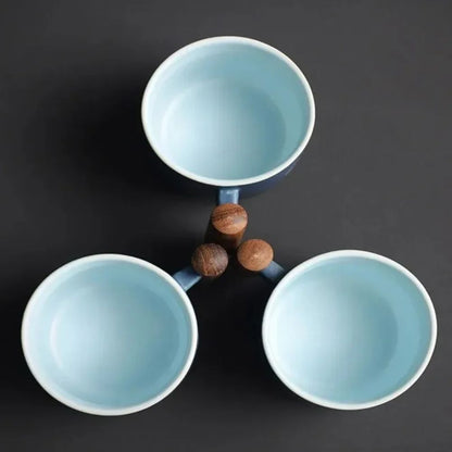 Tasse à thé artisanal vintage avec anse en bois céramique style wabi-sabi