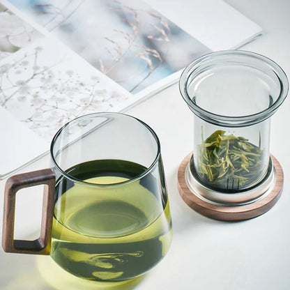 Tasse à thé en verre avec poignée bois