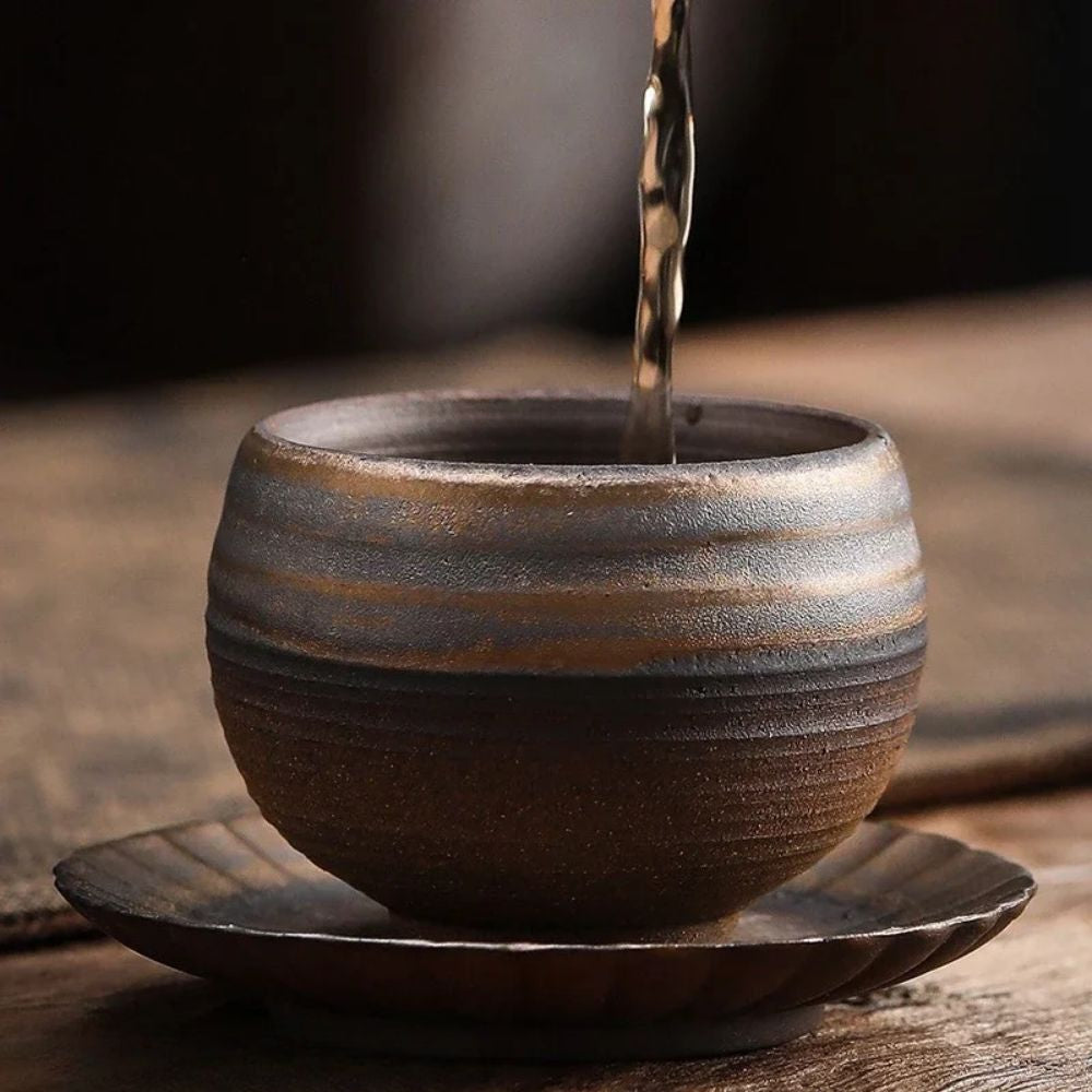 Tasse à thé japonaise en céramique style artisanal pigmenté