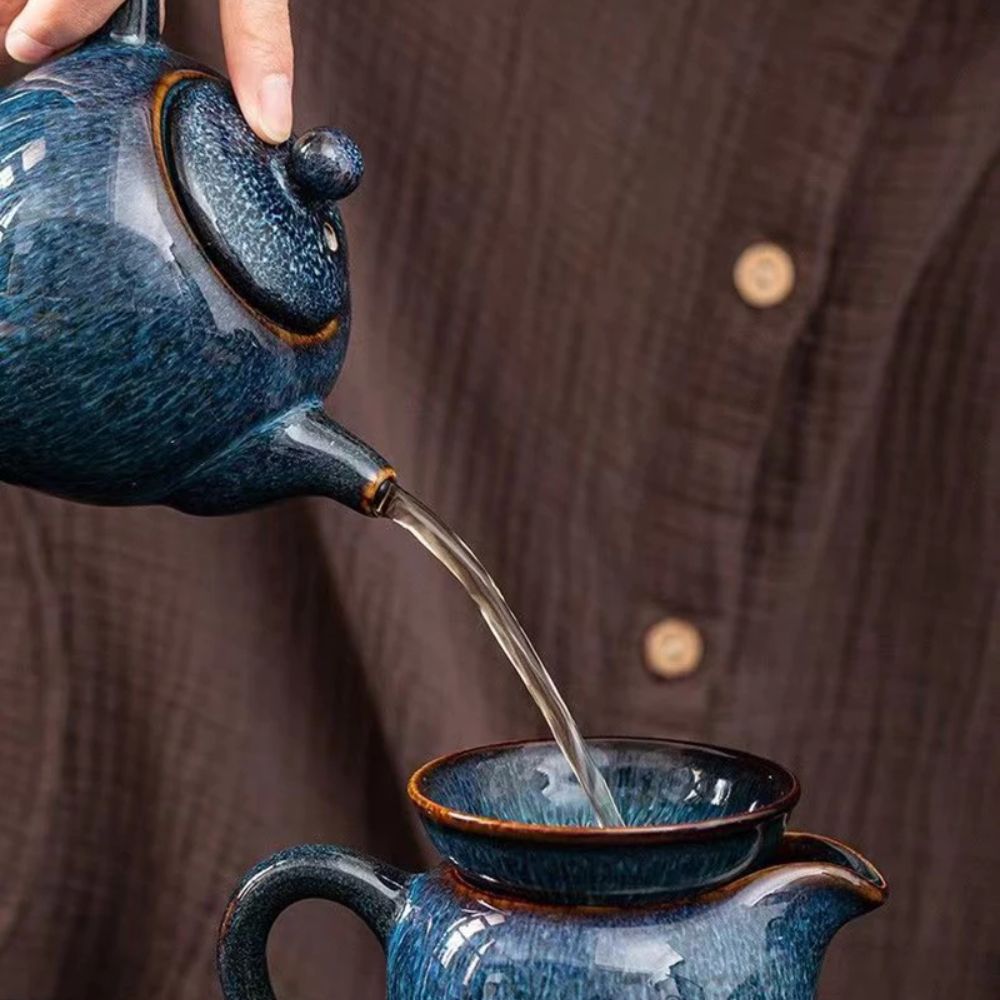 Théière en porcelaine émaillée étoilée