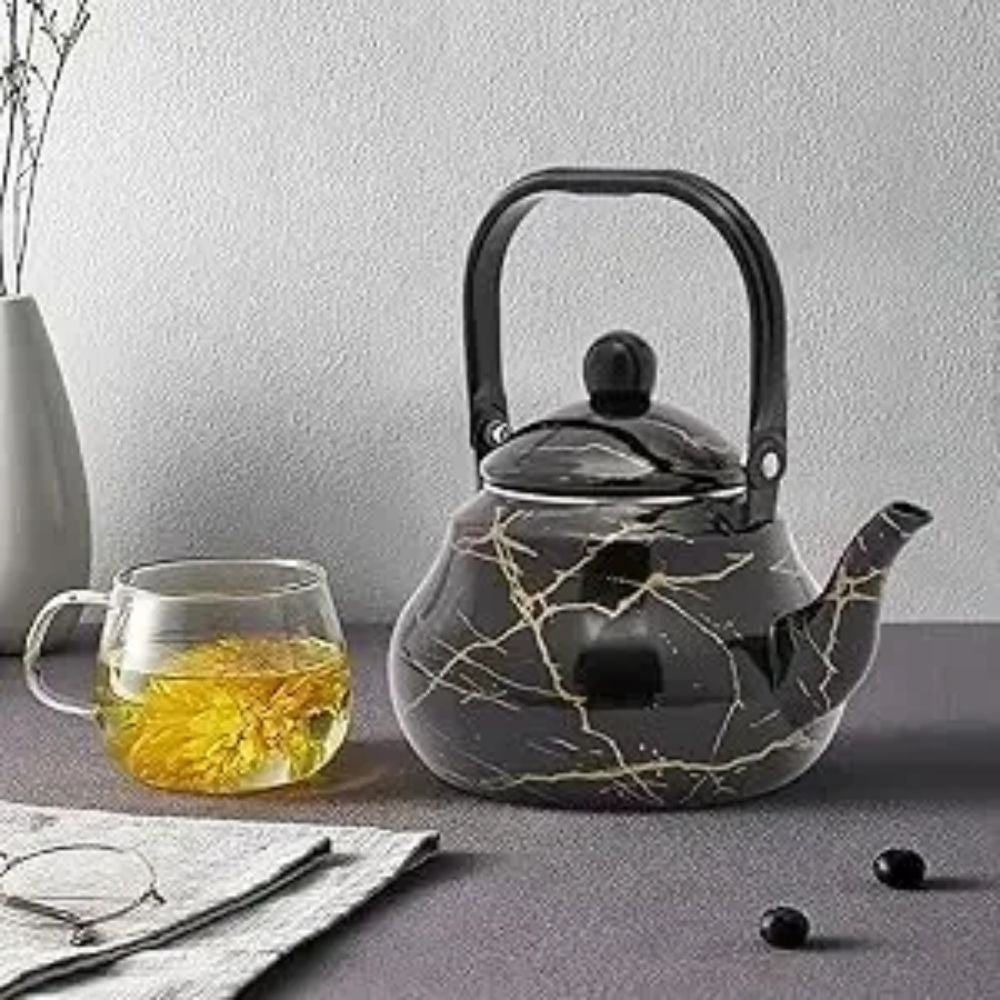 Théière vintage en émail