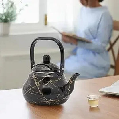 Théière vintage en émail