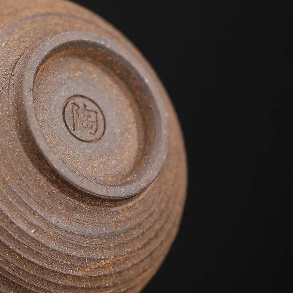 Tasse à thé japonaise en céramique style artisanal pigmenté