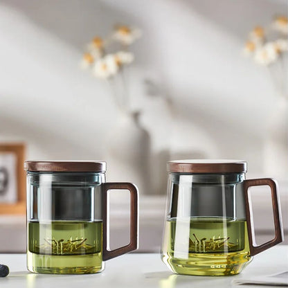Tasse à thé en verre avec poignée bois