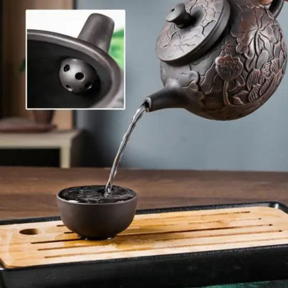 Théière en argile violette gravure lotus faite main