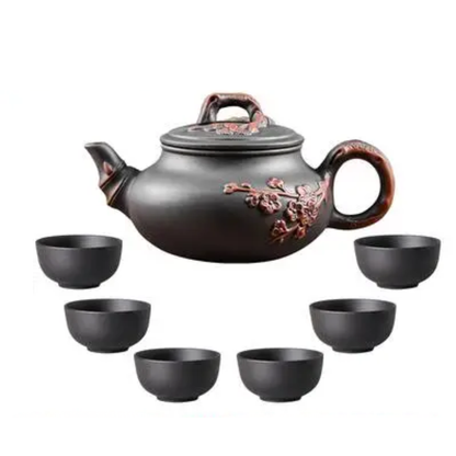 Théière en argile violette gravée