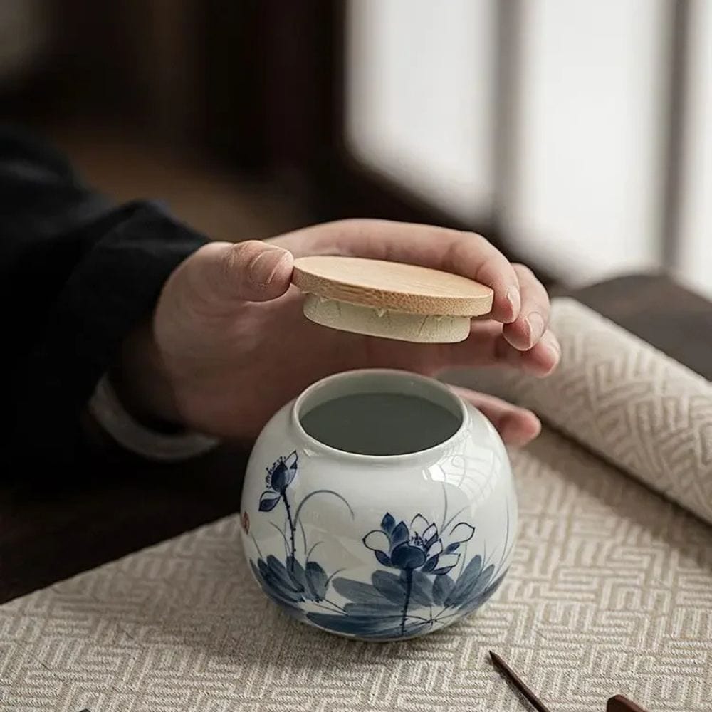 Boîte à thé en céramique bleue décor florale peinte à la main