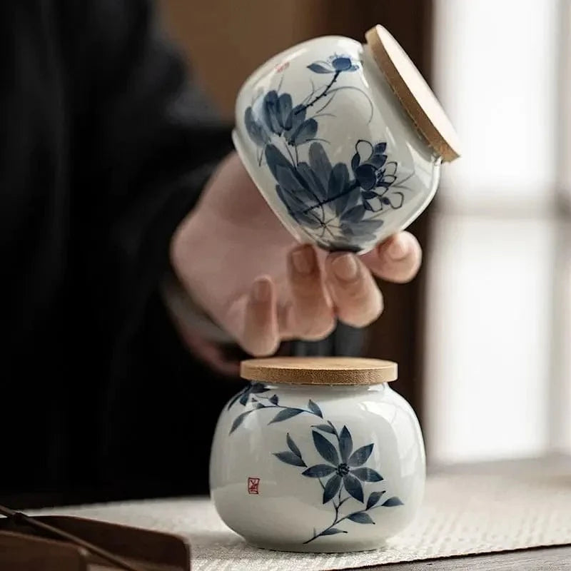 Boîte à thé en céramique bleue décor florale peinte à la main