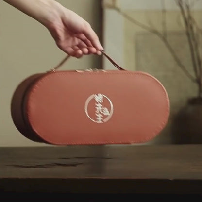 Théière artisanale en argent fin avec manche latéral