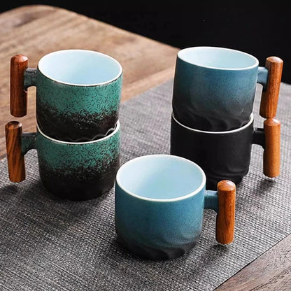 Tasse à thé artisanal vintage avec anse en bois Céramique style wabi-sabi