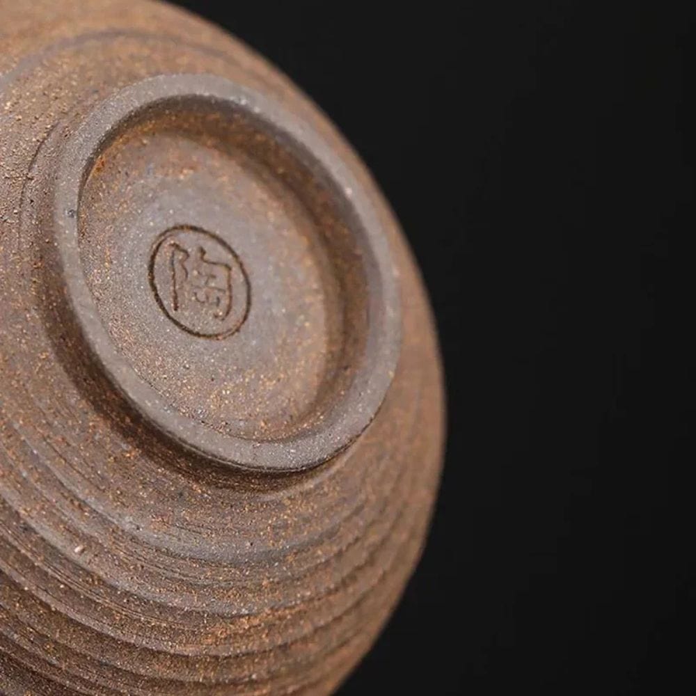 Tasse à thé japonaise en céramique style artisanal pigmenté