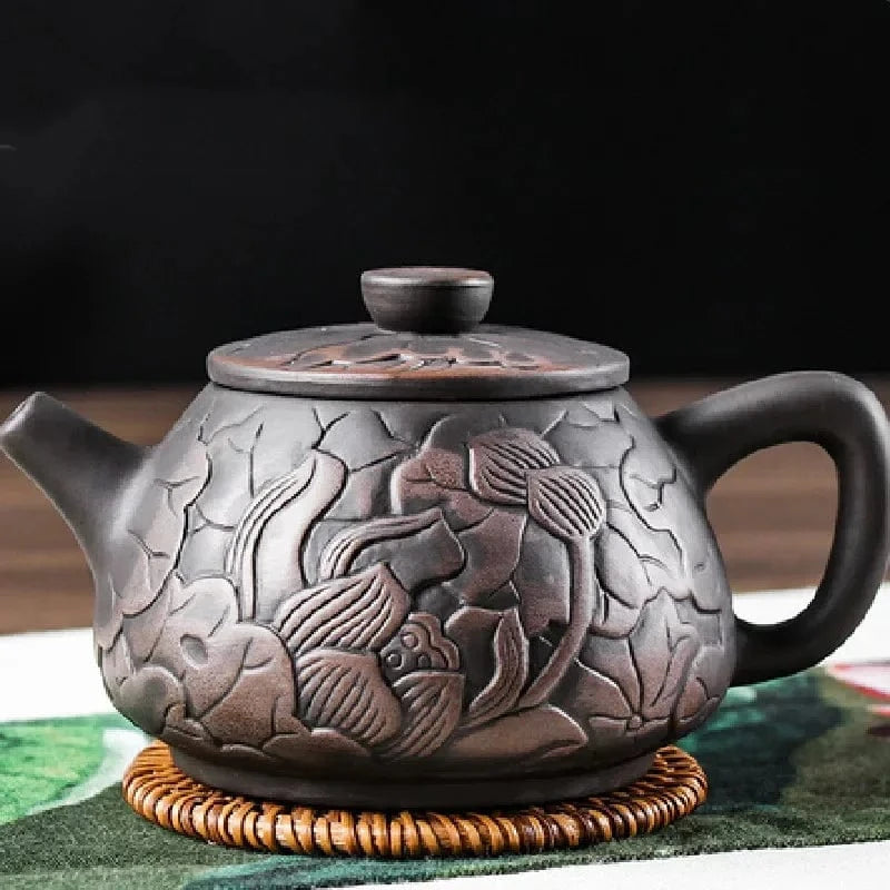 Théière en argile violette gravure lotus faite main (300 ml)