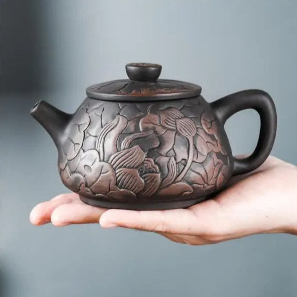 Théière en argile violette gravure lotus faite main (300 ml)