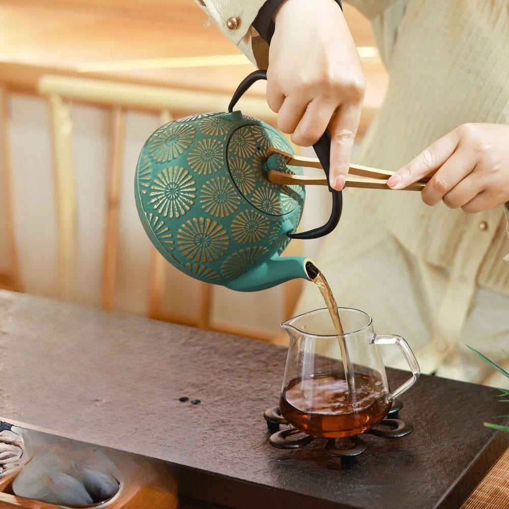 Théière en fonte japonaise motif Sakura émaillée 1,2L