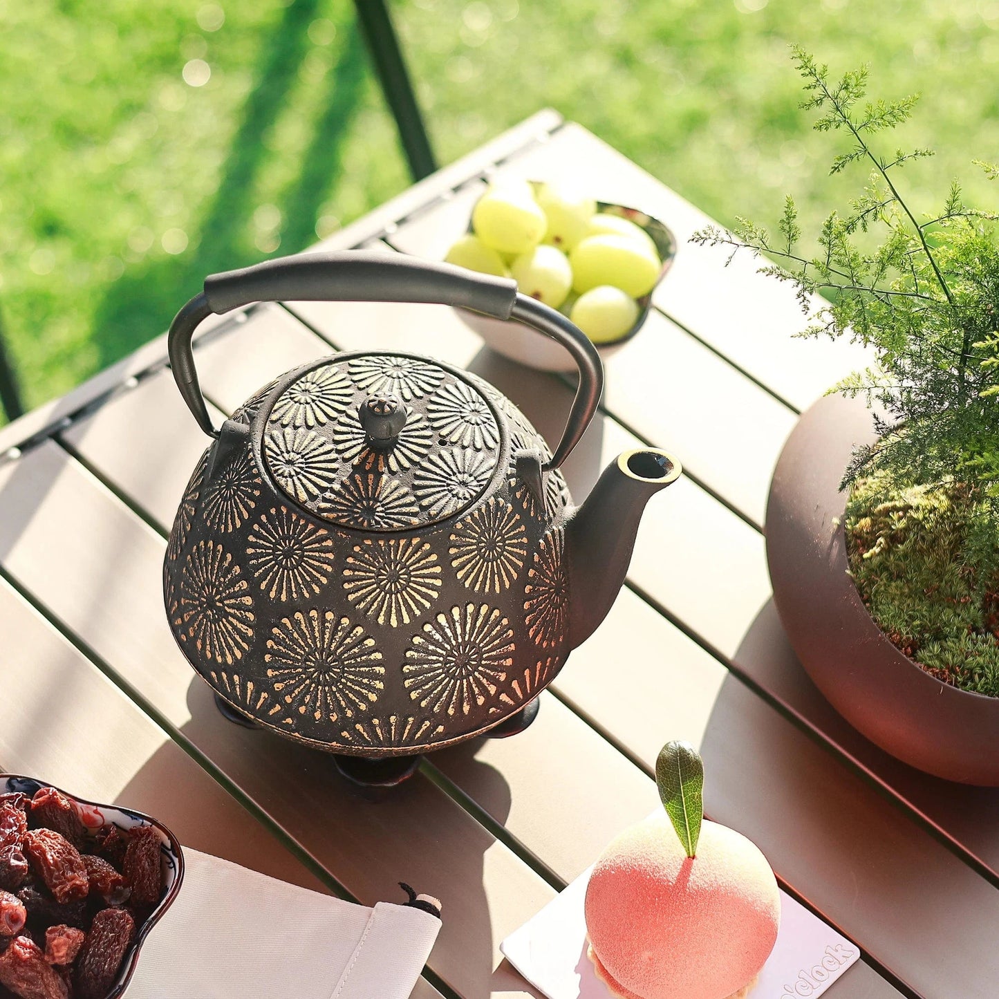 Théière en fonte japonaise motif Sakura émaillée 1,2L