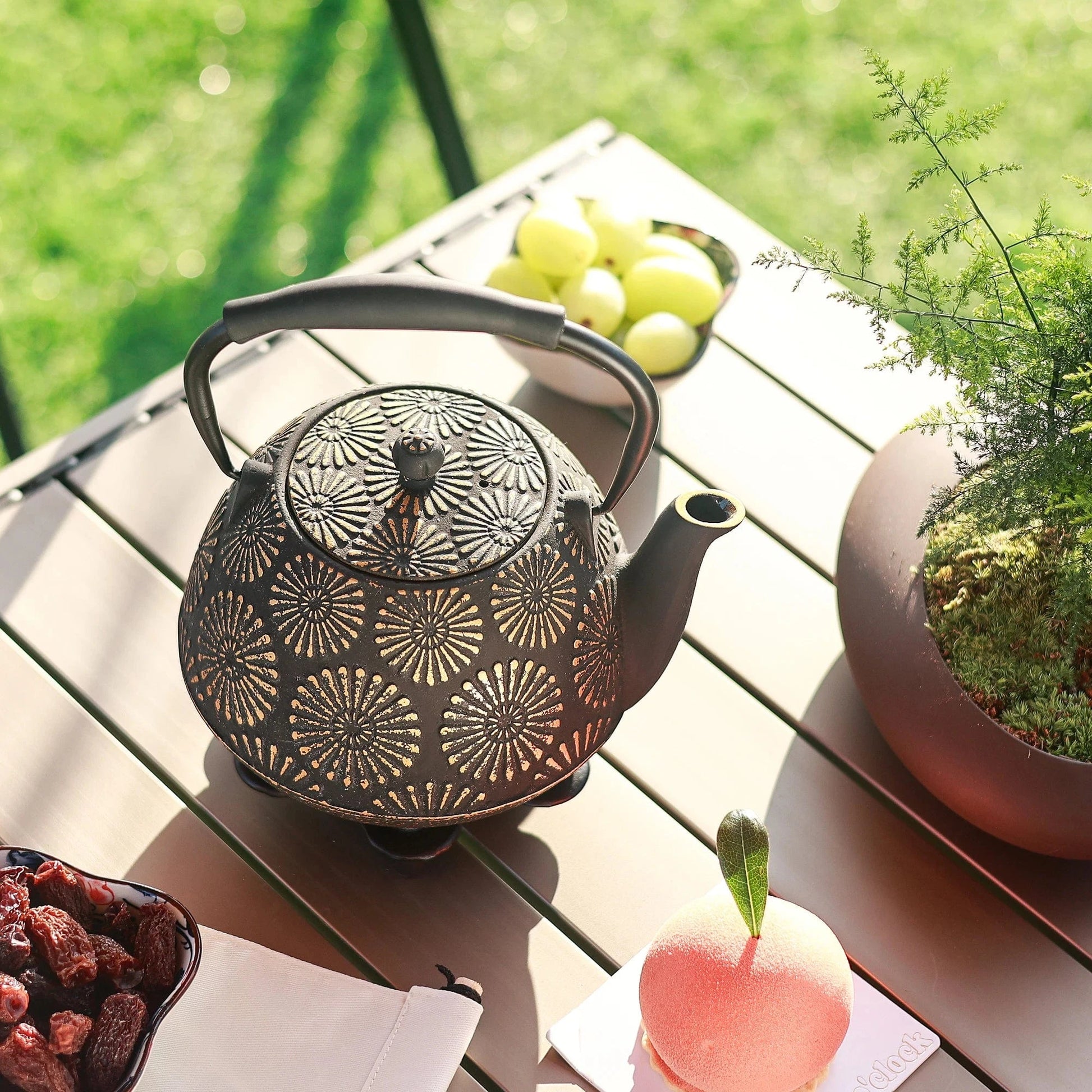 Théière en fonte japonaise motif Sakura émaillée 1,2L