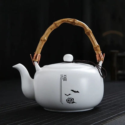 Théière en porcelaine blanche 680 ml avec filtre intégré