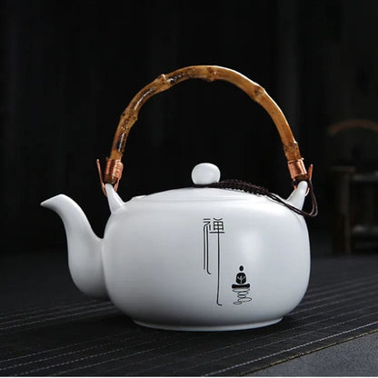 Théière en porcelaine blanche 680 ml avec filtre intégré